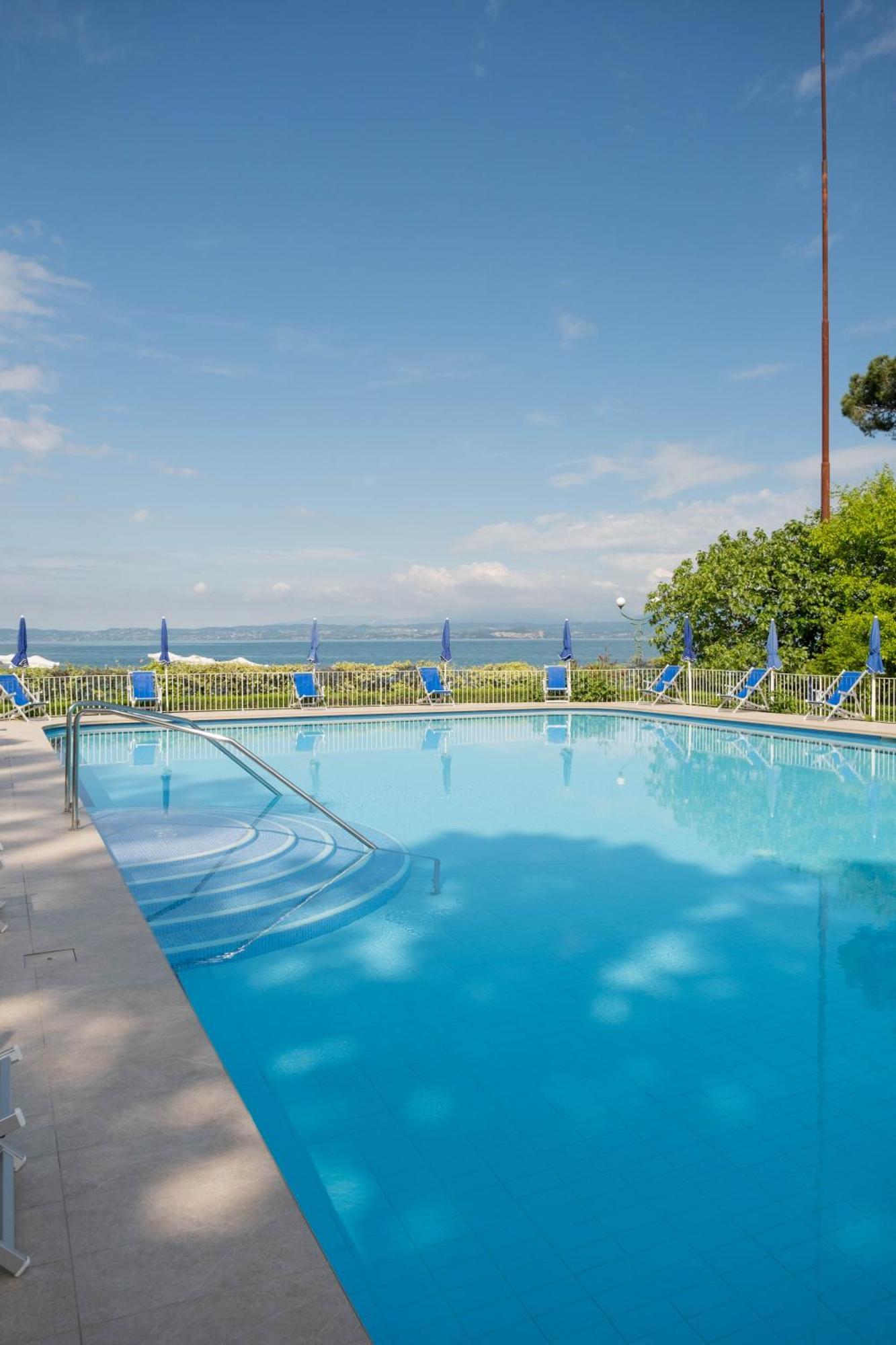 Hotel Vela D'Oro ***S Bardolino Exterior photo